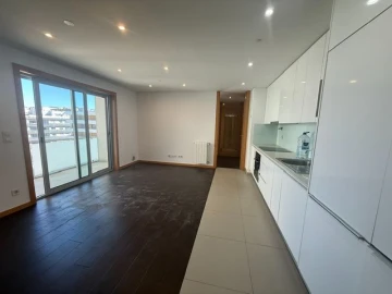 Apartamento T2 para Arrendamento em Porto