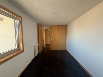 Apartamento T2 para Arrendamento em Porto