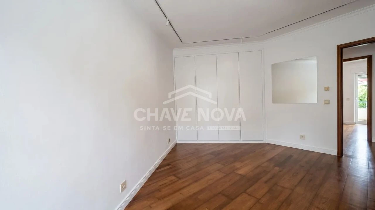 Apartamento T2 para Venda em Vila Nova de Gaia Foto 6