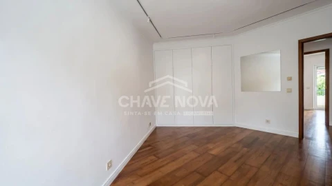 Apartamento T2 para Venda em Vila Nova de Gaia
