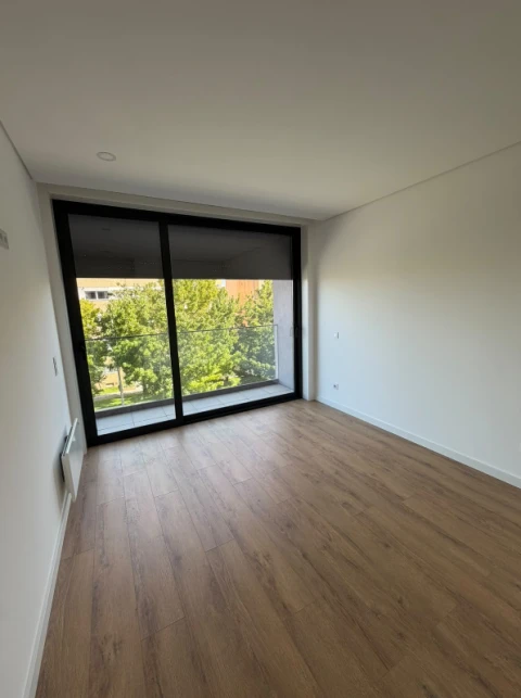 Apartamento T1 para Arrendamento em Maia