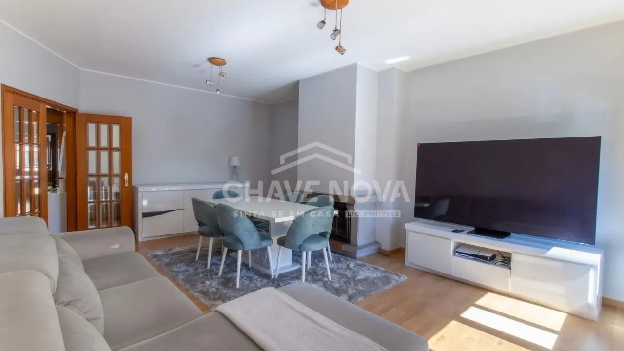 Apartamento T3 para Venda em Lourosa Foto 3