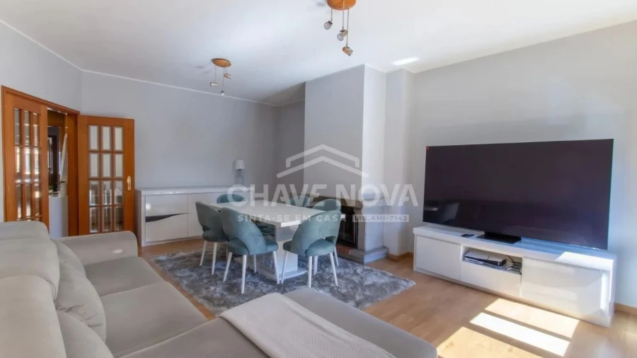 Apartamento T3 para Venda em Lourosa Foto 3