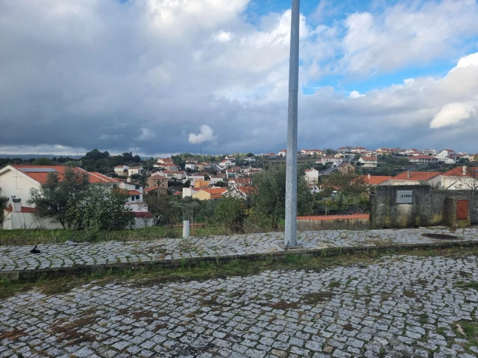 Terreno para Venda em Casas de Soeiro Foto 4