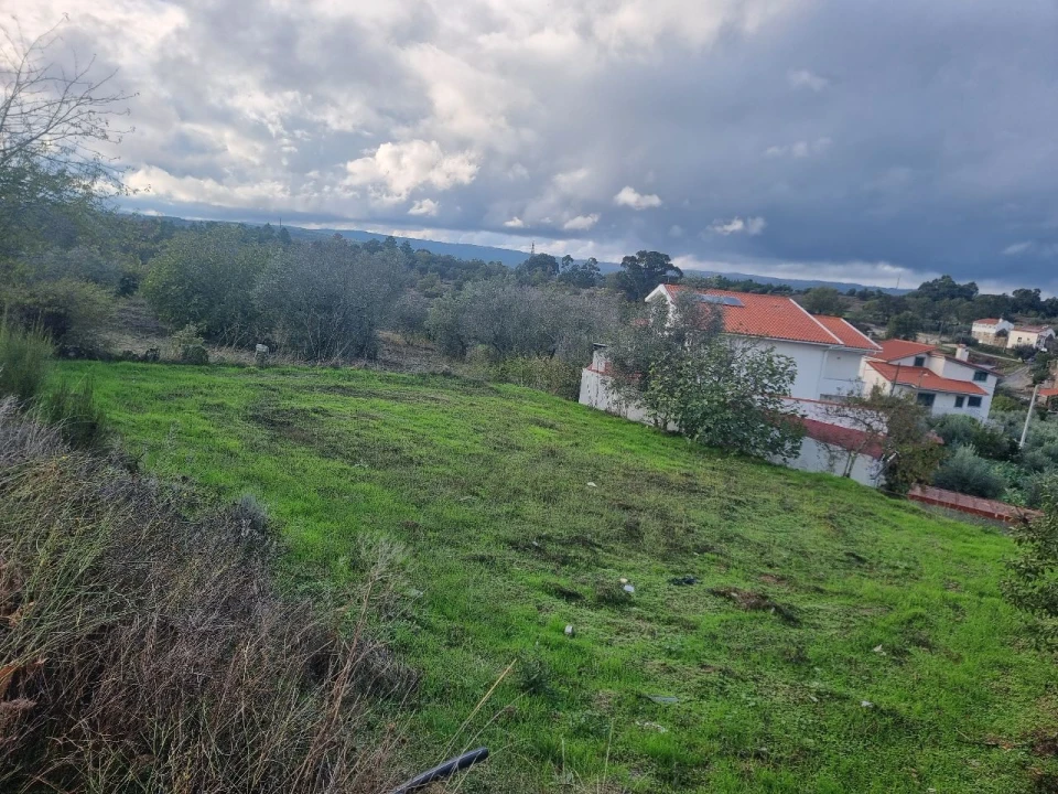 Terreno para Venda em Casas de Soeiro Foto 8
