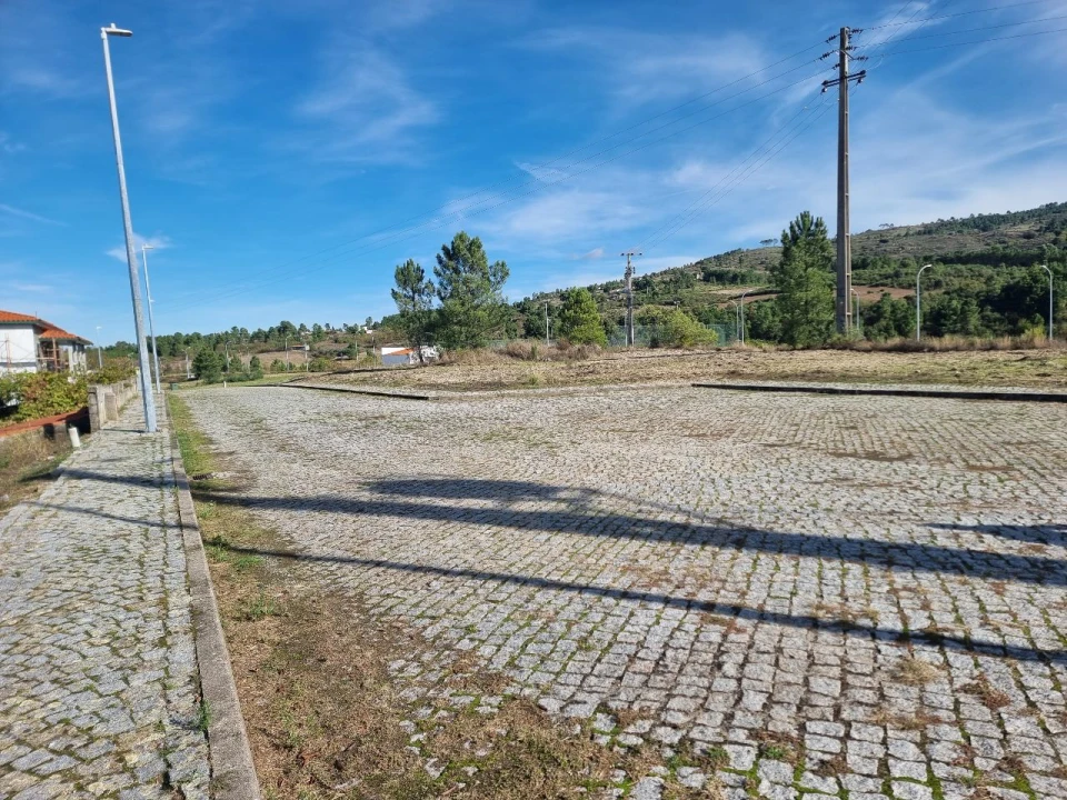 Terreno para Venda em Casas de Soeiro Foto 13