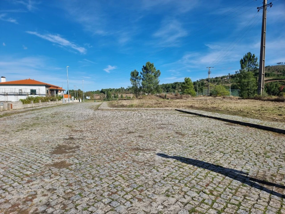 Terreno para Venda em Casas de Soeiro Foto 17