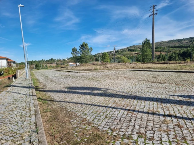Terreno para Venda em Casas de Soeiro Foto 13