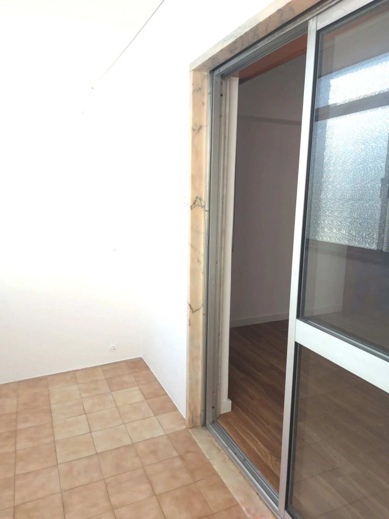 Apartamento T1 para Arrendamento em Corroios Foto 4