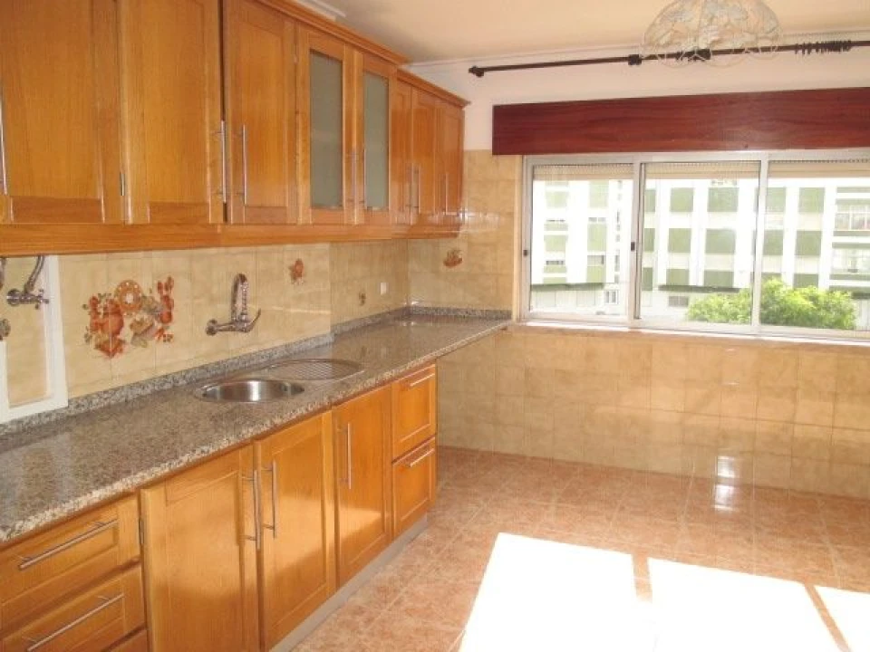 Apartamento T1 para Arrendamento em Corroios Foto 5