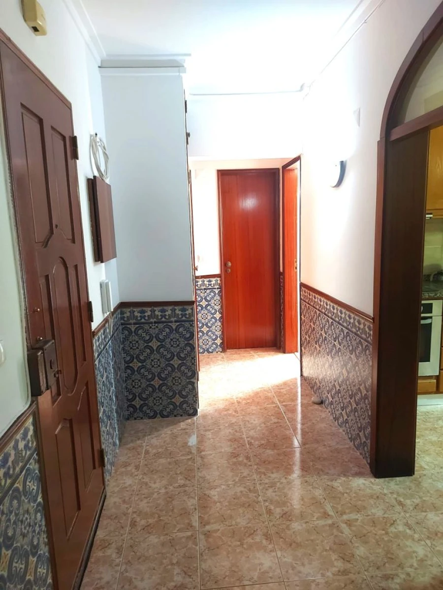 Apartamento T1 para Arrendamento em Corroios Foto 9
