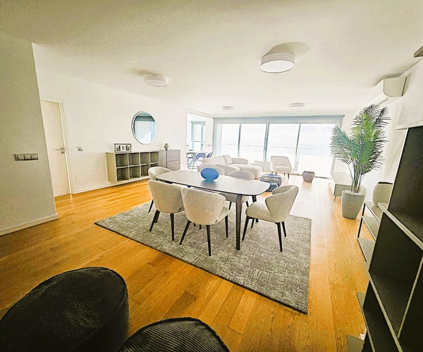 Apartamento T3 para Arrendamento em Funchal Foto 9