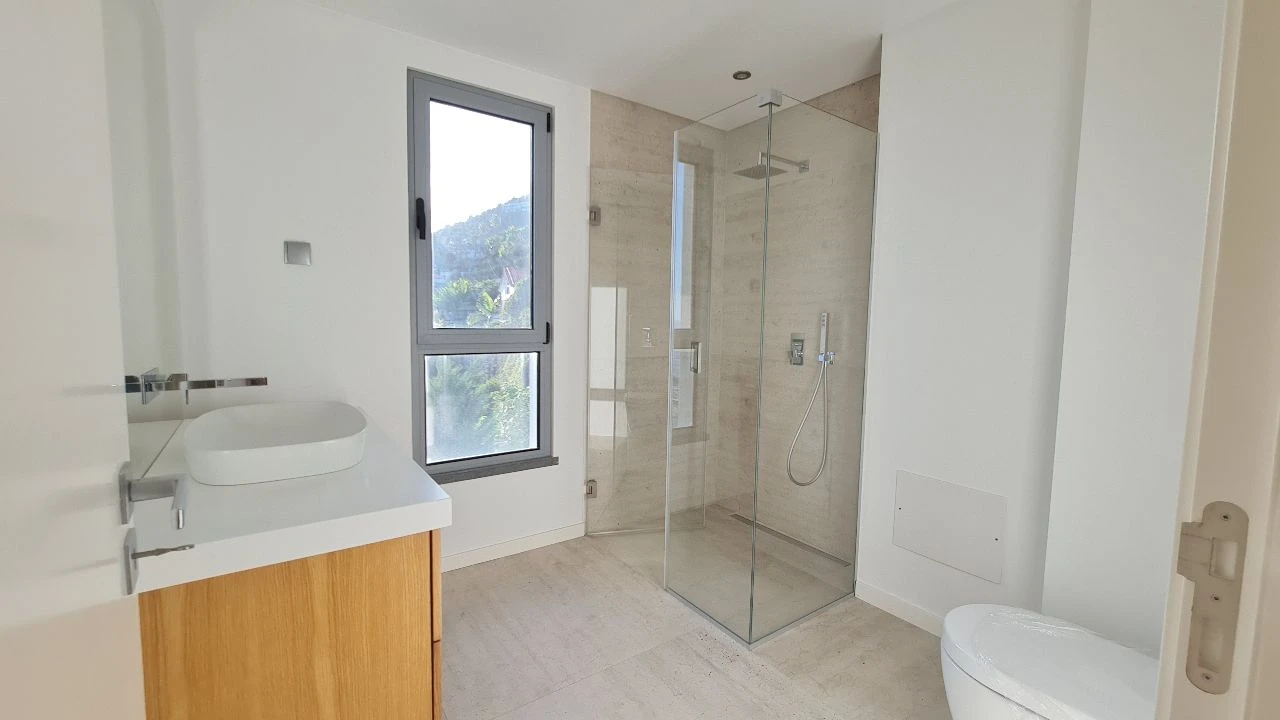Apartamento T3 para Arrendamento em Funchal Foto 16