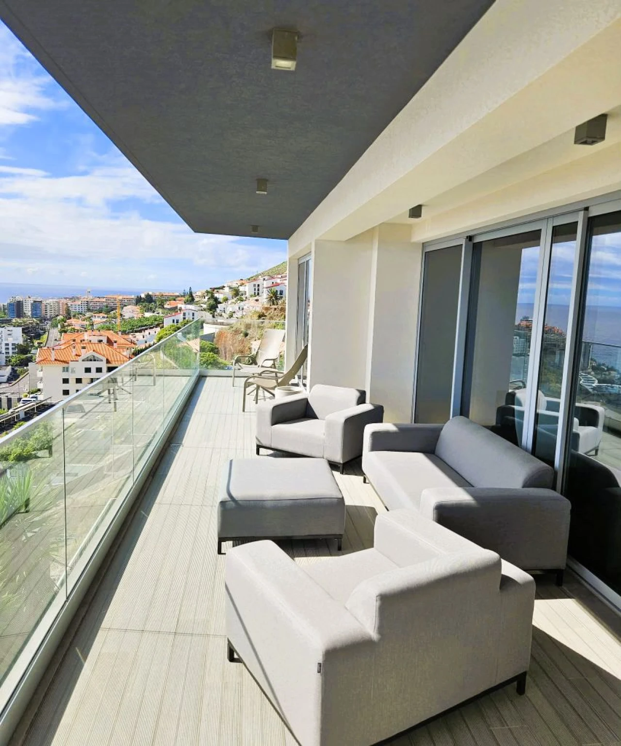 Apartamento T3 para Arrendamento em Funchal Foto 19