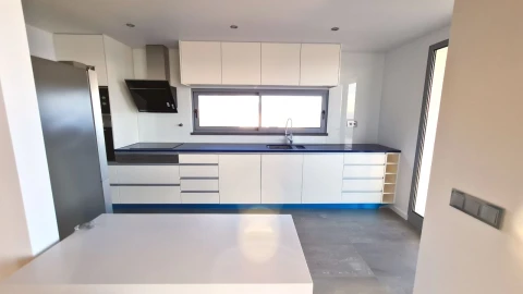 Apartamento T3 para Arrendamento em Funchal