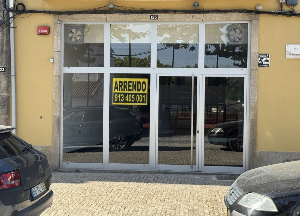Loja para Arrendamento em Mangualde Foto 5
