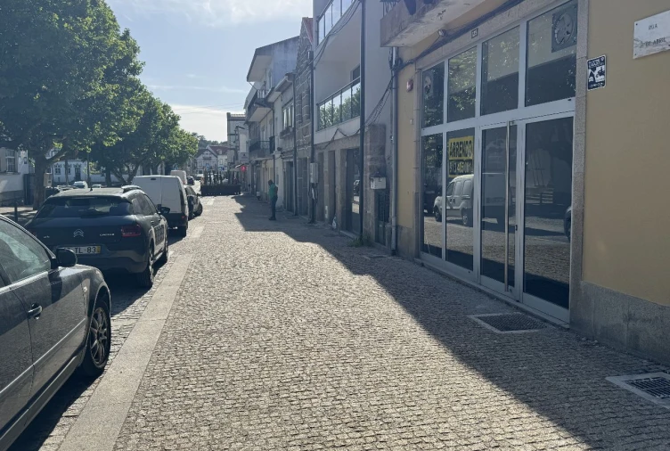 Loja para Arrendamento em Mangualde Foto 6