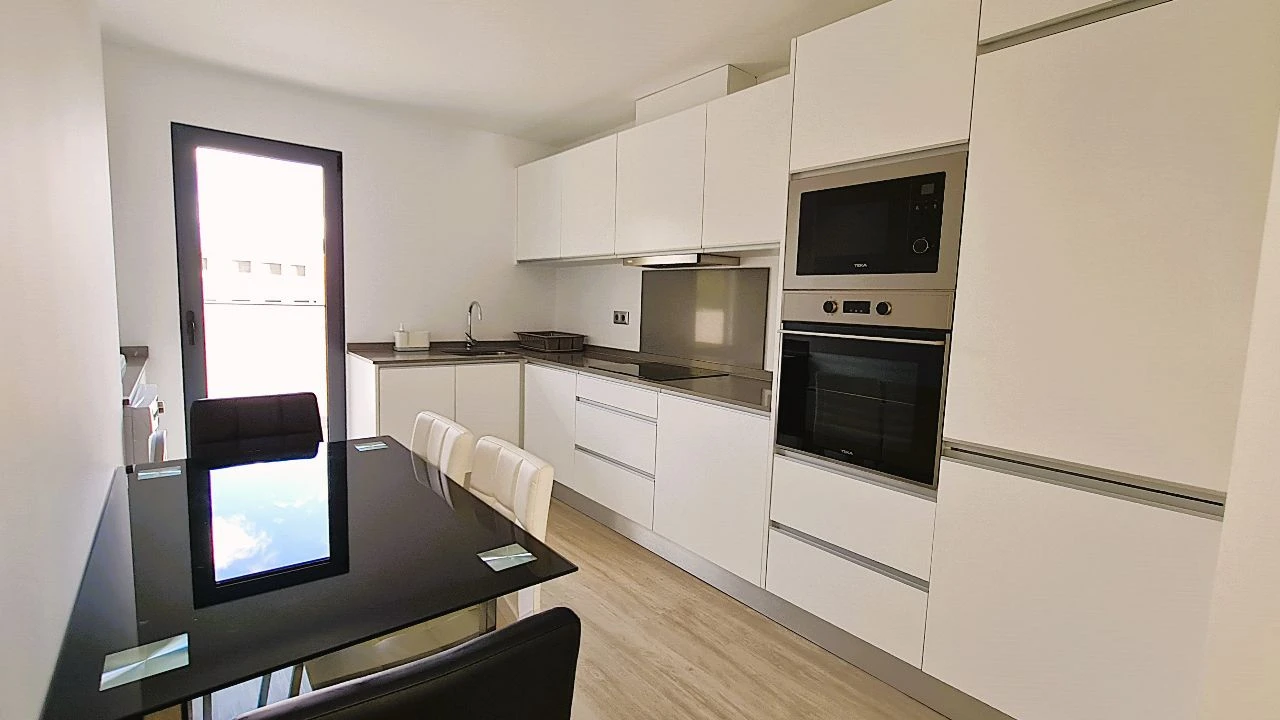 Apartamento T1 para Venda em Funchal Foto 2