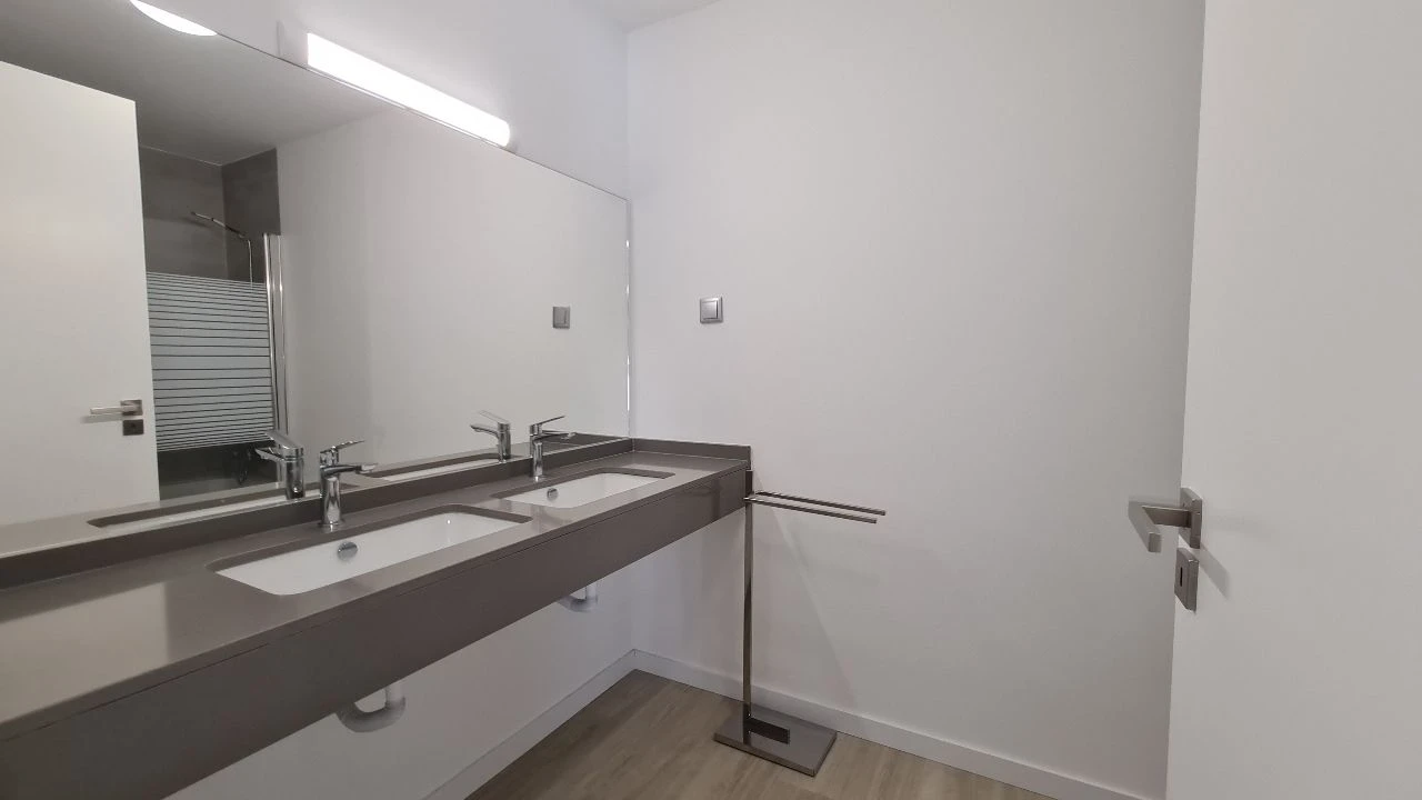 Apartamento T1 para Venda em Funchal Foto 4