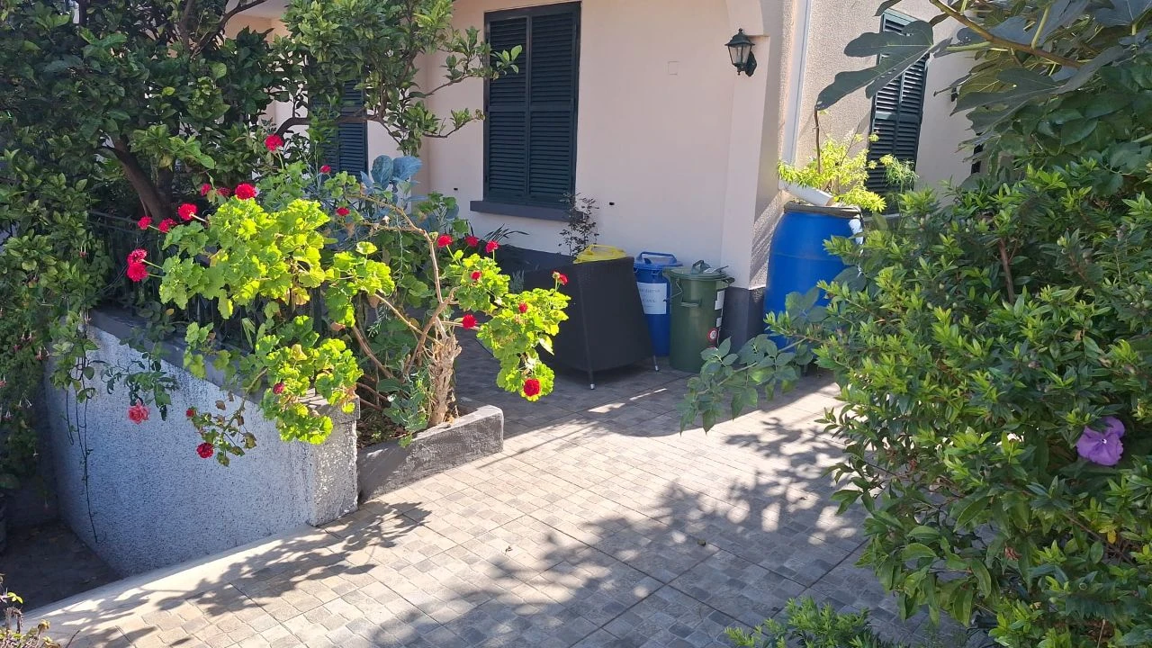 Apartamento T2 para Arrendamento em Funchal Foto 5