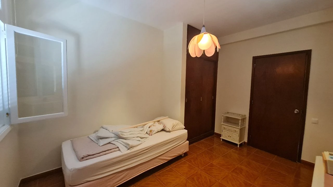Apartamento T2 para Arrendamento em Funchal Foto 14