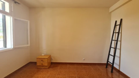 Apartamento T2 para Arrendamento em Funchal