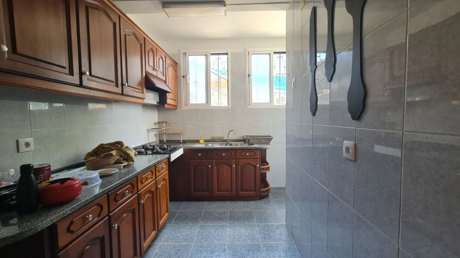 Apartamento T2 para Arrendamento em Funchal Foto 8
