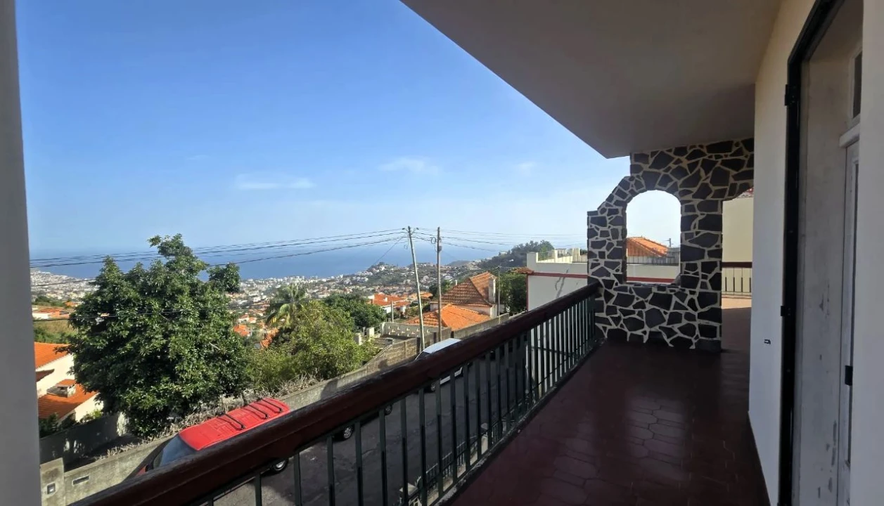 Moradia T4 para Venda em Funchal Foto 6