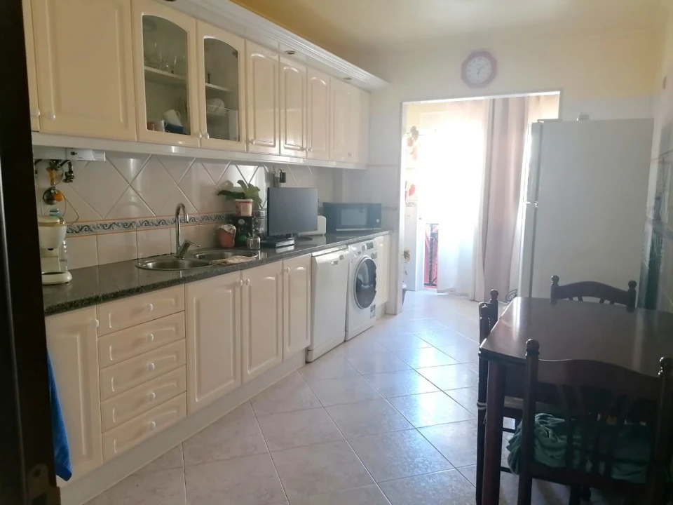 Apartamento T2 para Venda em Quinta do Conde Foto 3