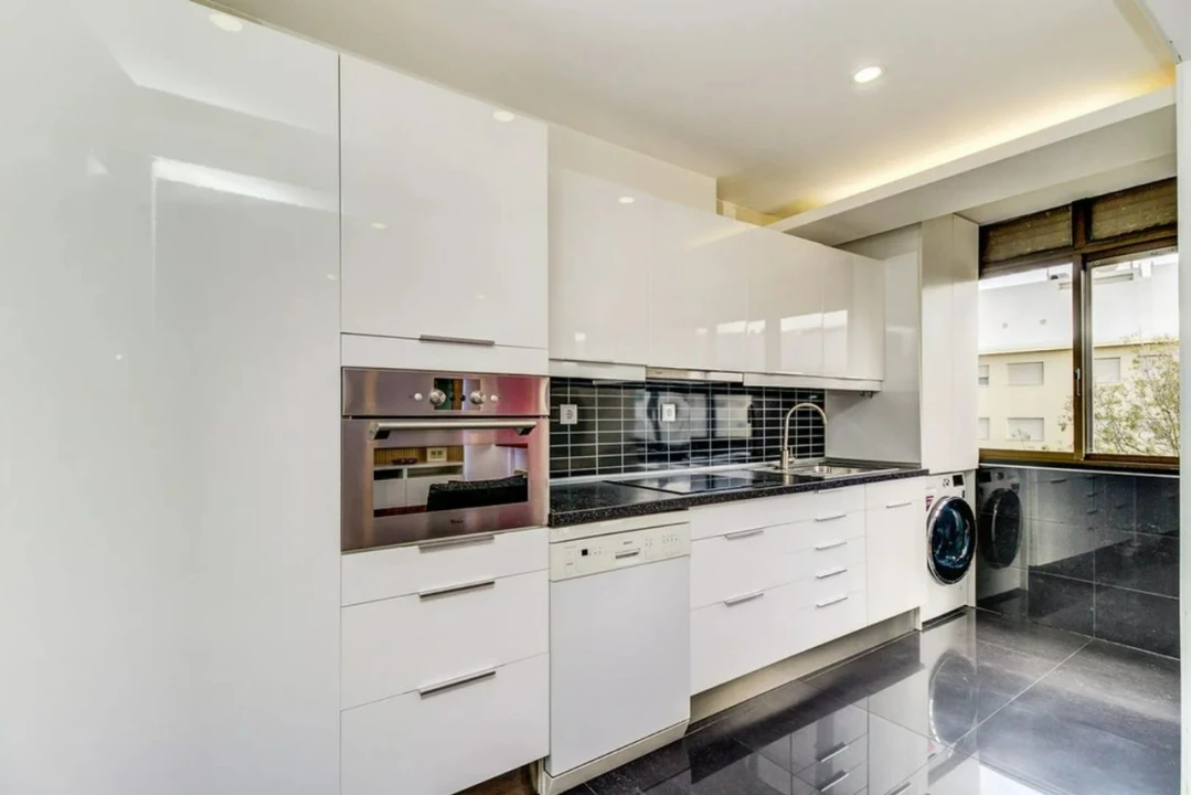 Apartamento T3 para Arrendamento em Amadora Foto 8