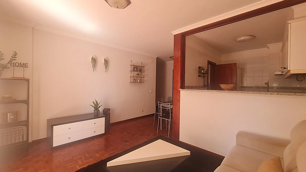 Apartamento T1 para Arrendamento em Funchal Foto 2