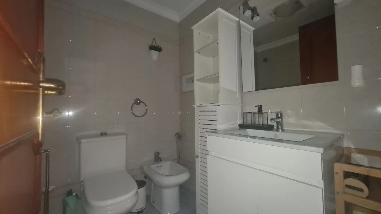 Apartamento T1 para Arrendamento em Funchal Foto 6