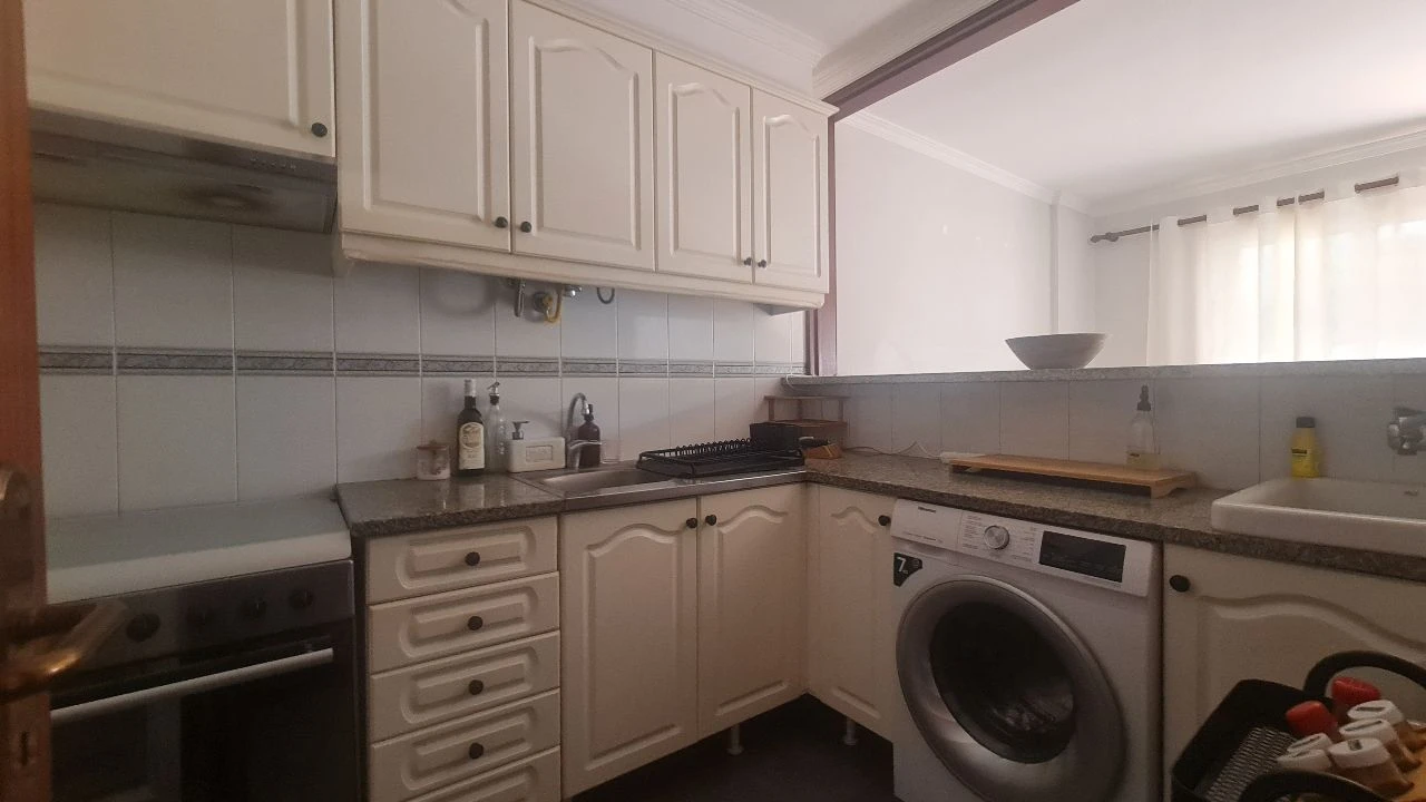 Apartamento T1 para Arrendamento em Funchal Foto 9