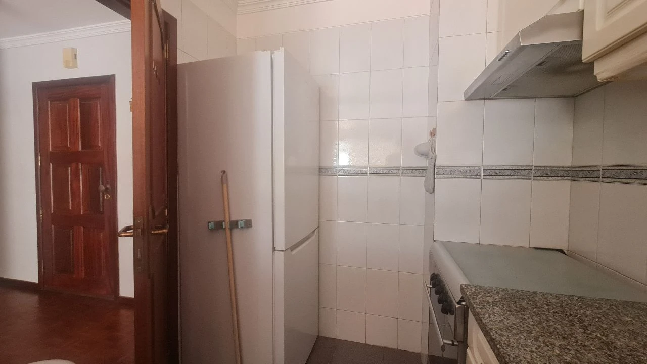Apartamento T1 para Arrendamento em Funchal Foto 10