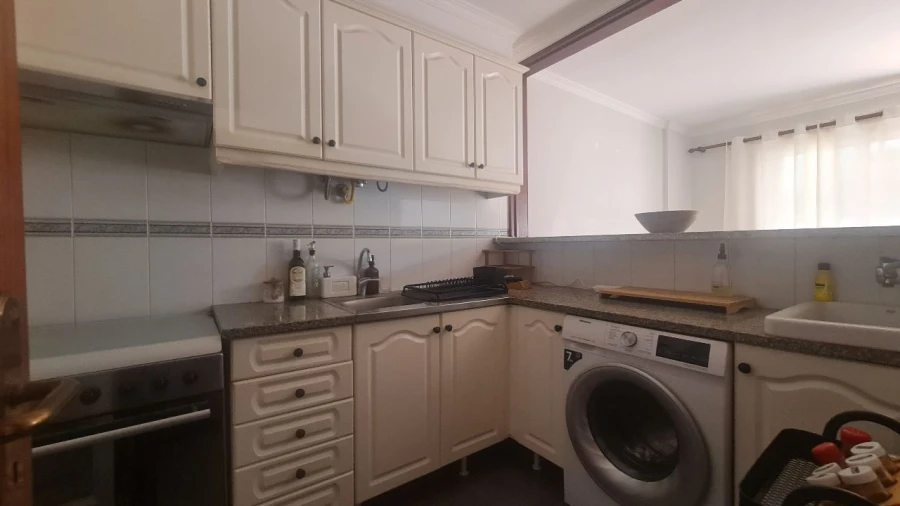 Apartamento T1 para Arrendamento em Funchal Foto 9