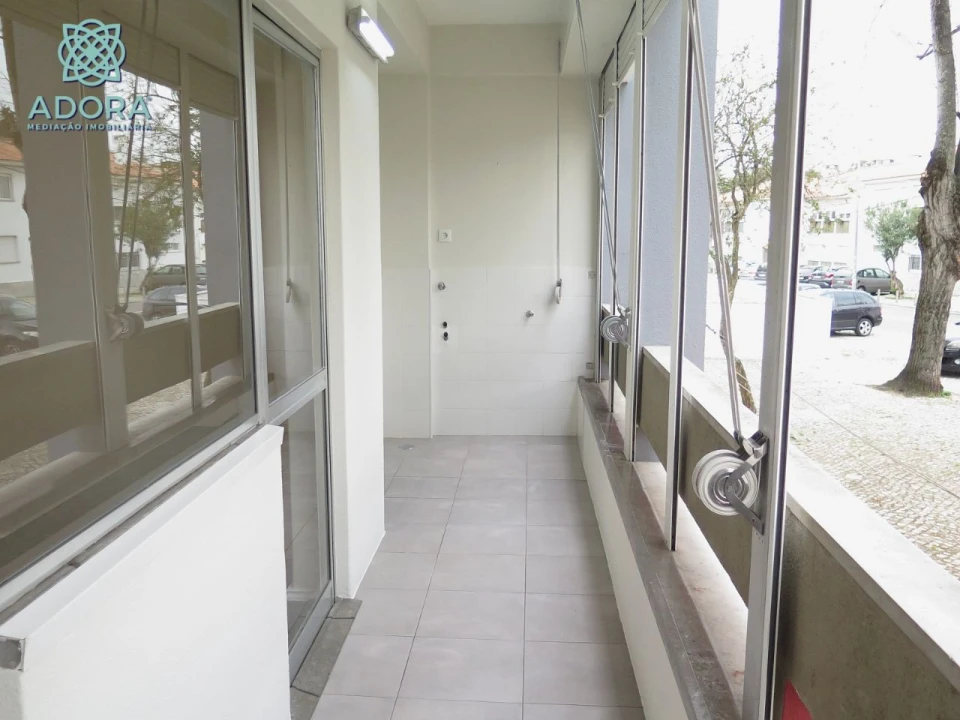 Apartamento T2 para Arrendamento em Linda a Velha Foto 4