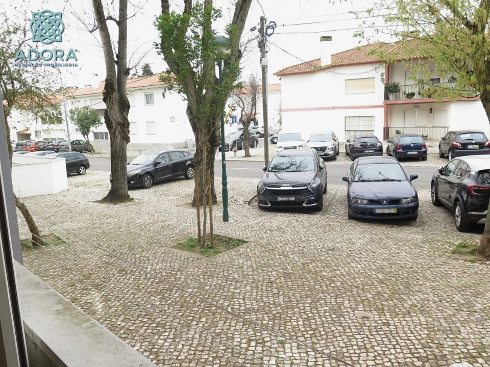 Apartamento T2 para Arrendamento em Linda a Velha Foto 6