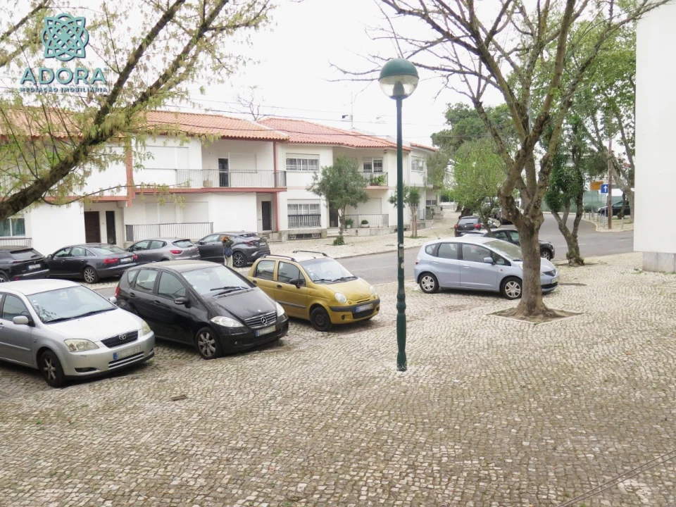 Apartamento T2 para Arrendamento em Linda a Velha Foto 9