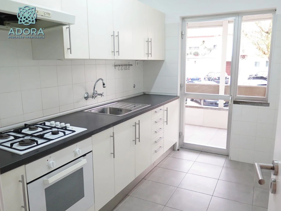 Apartamento T2 para Arrendamento em Linda a Velha Foto 10