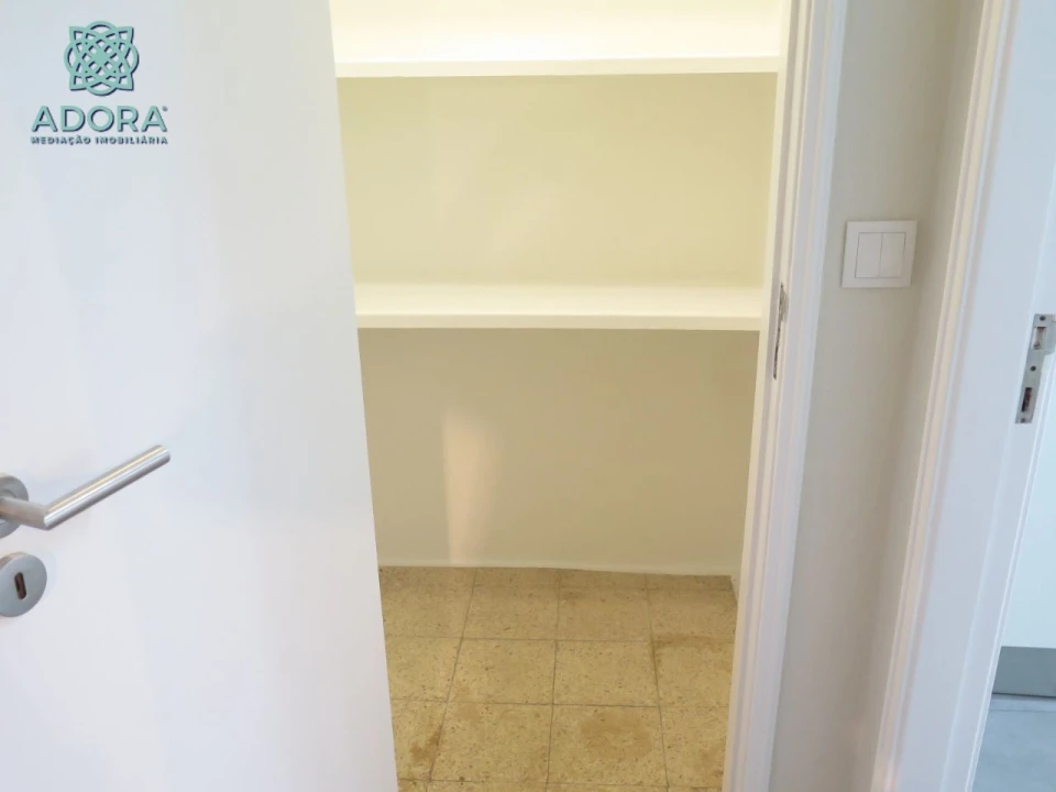 Apartamento T2 para Arrendamento em Linda a Velha Foto 8
