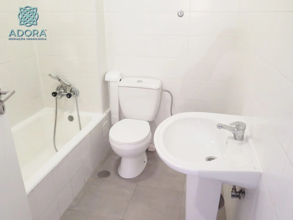 Apartamento T2 para Arrendamento em Linda a Velha Foto 15