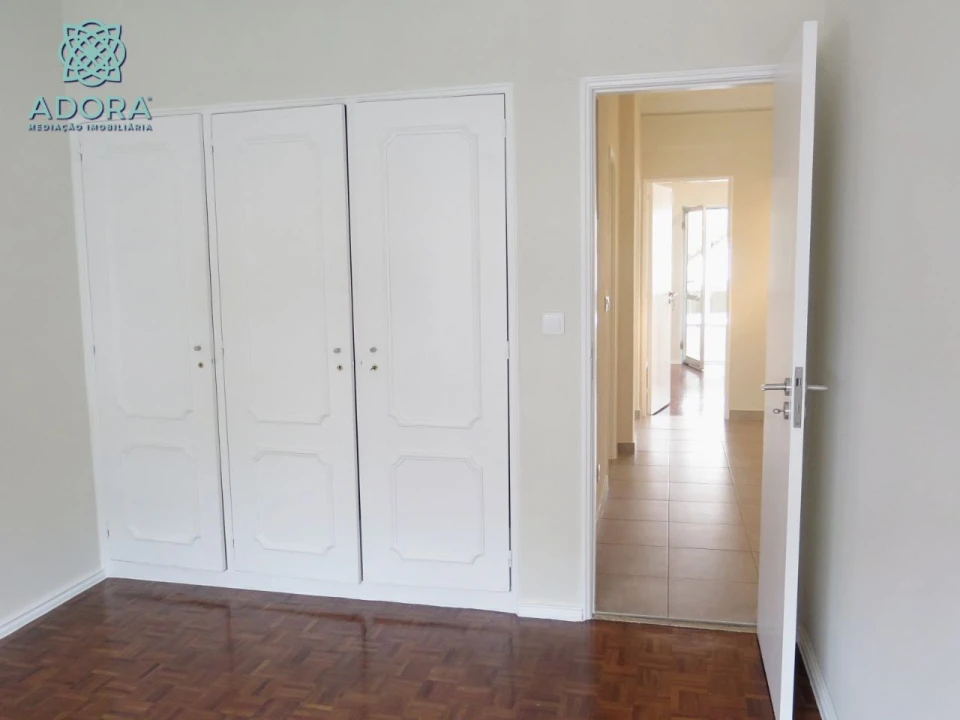 Apartamento T2 para Arrendamento em Linda a Velha Foto 13