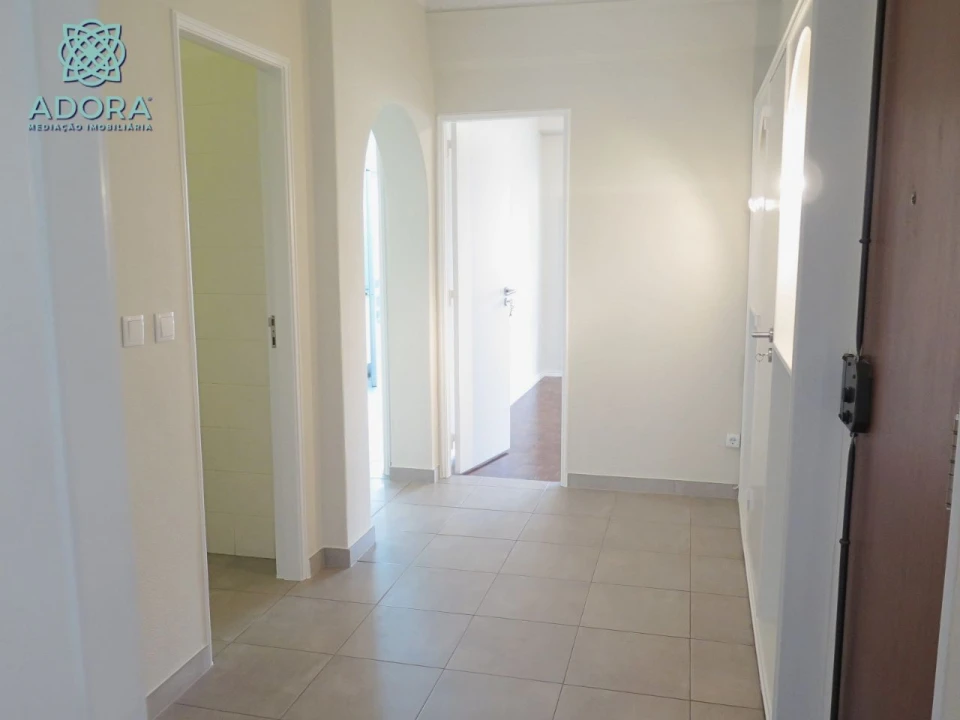 Apartamento T2 para Arrendamento em Linda a Velha Foto 16