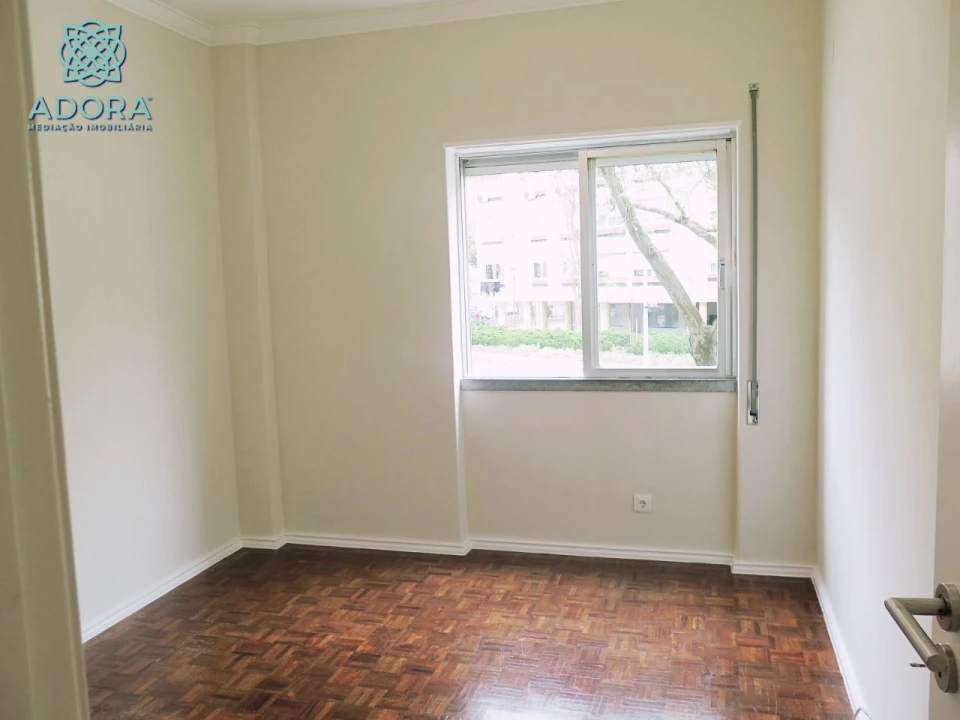 Apartamento T2 para Arrendamento em Linda a Velha Foto 17