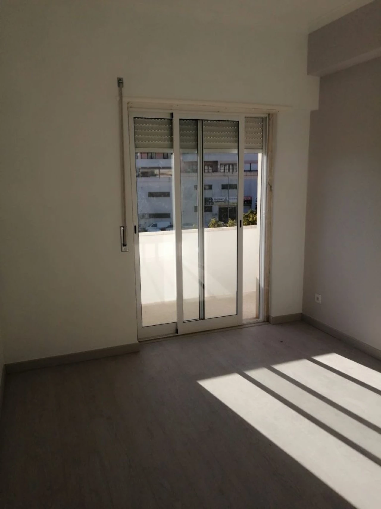Apartamento T3 para Arrendamento em Forte da Casa Foto 9