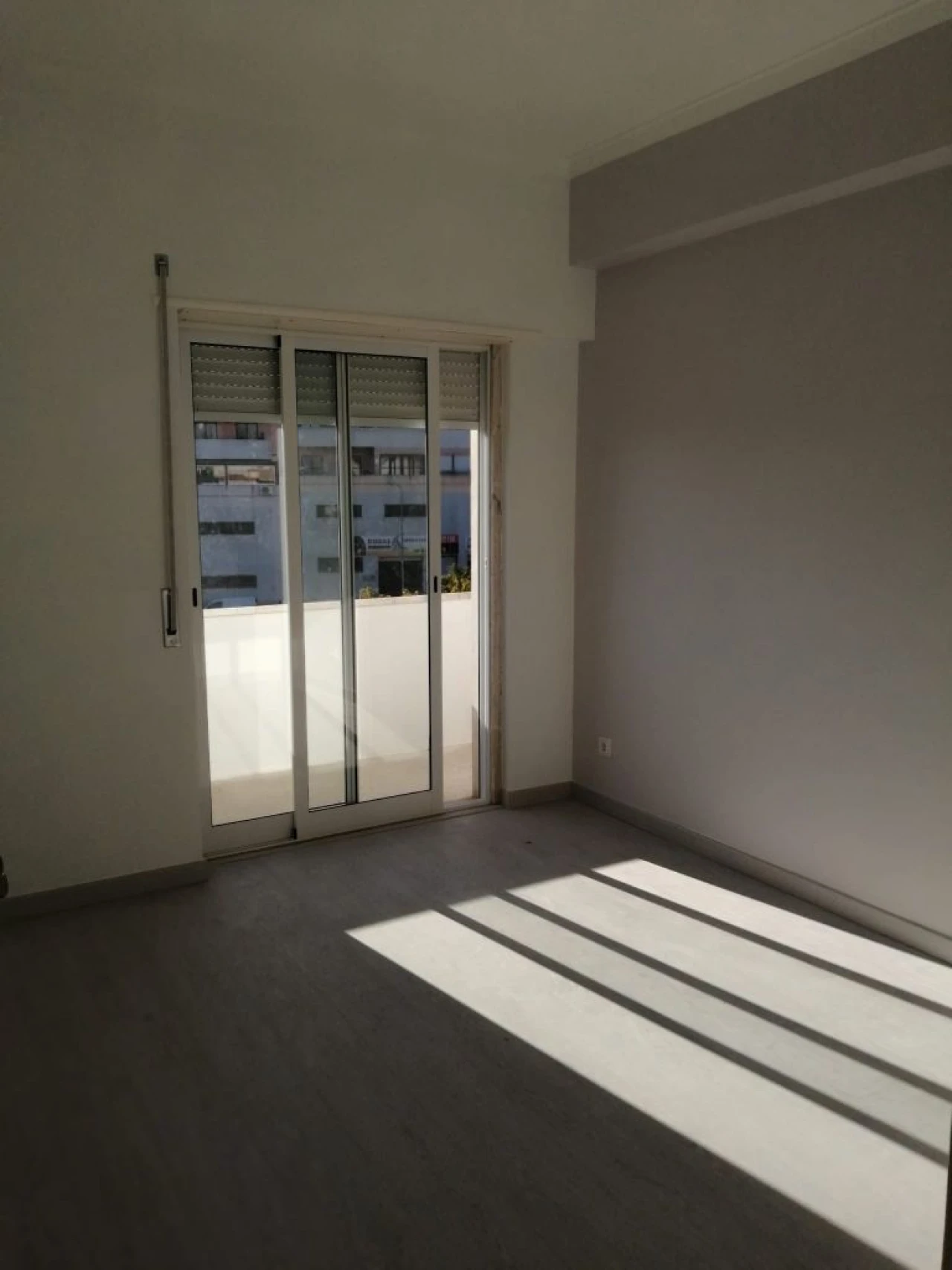 Apartamento T3 para Arrendamento em Forte da Casa Foto 17