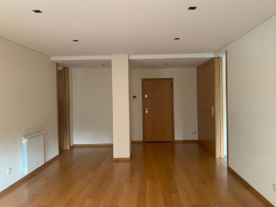 Apartamento T1 para Arrendamento em Maia Foto 5