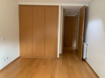 Apartamento T1 para Arrendamento em Maia