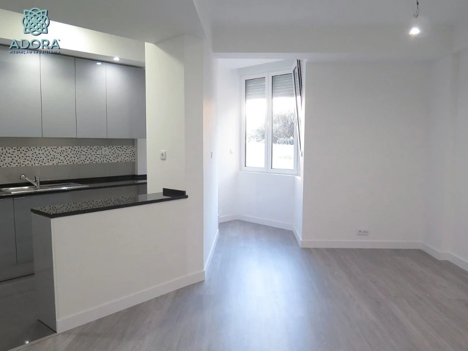 Apartamento T3 para Venda em Linda a Velha Foto 4