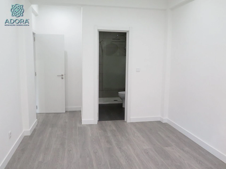 Apartamento T3 para Venda em Linda a Velha Foto 18
